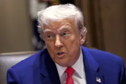 Trump offers advice to University of Alabama graduates in speech interspersed with politics